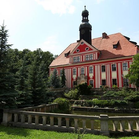 Boutique Palac Warmatowice Sienkiewiczowskie Legnica Exterior photo