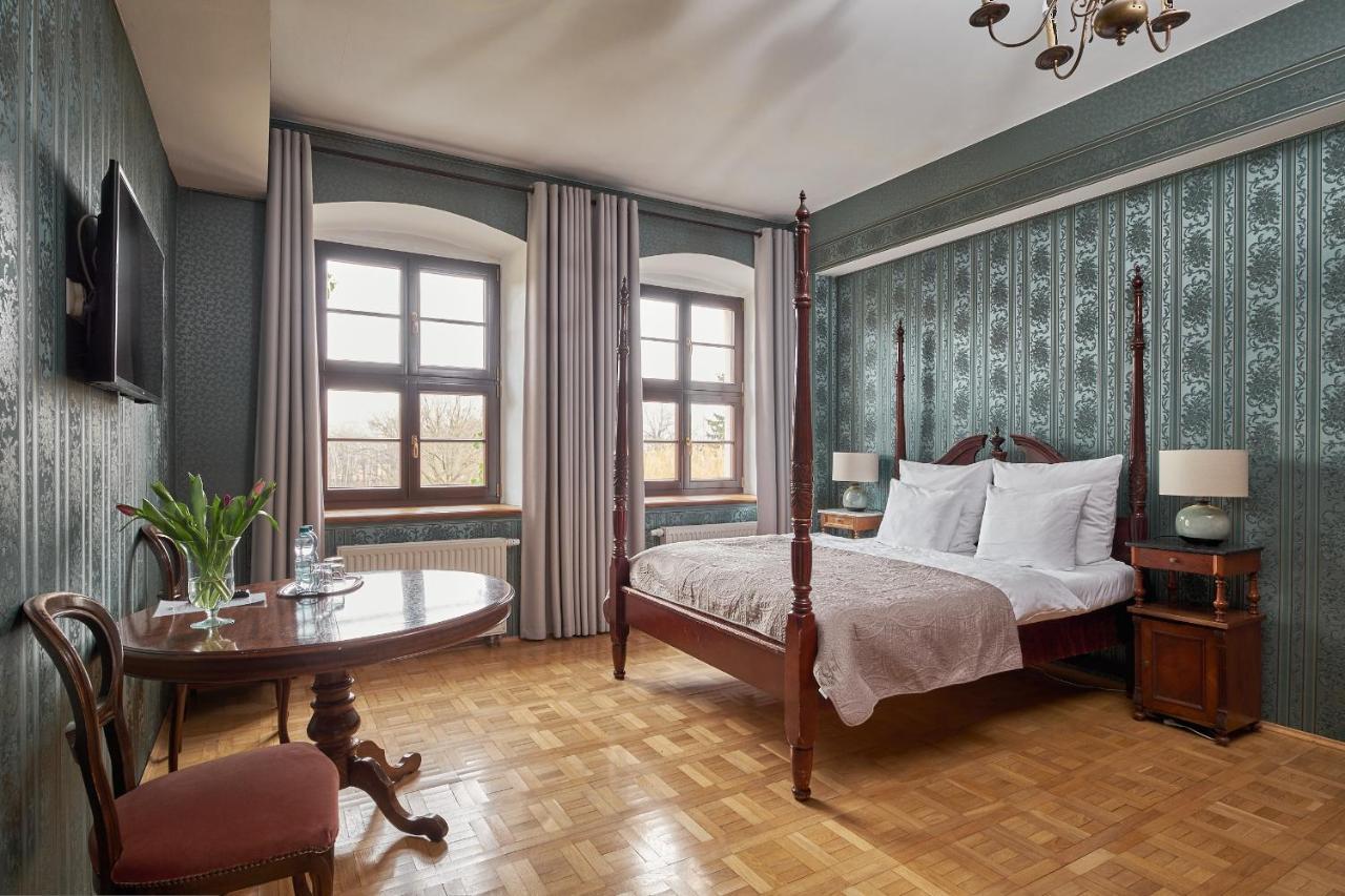 Boutique Palac Warmatowice Sienkiewiczowskie Legnica Exterior photo