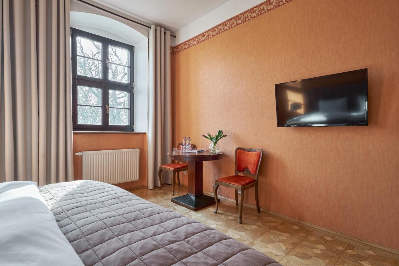 Boutique Palac Warmatowice Sienkiewiczowskie Legnica Exterior photo
