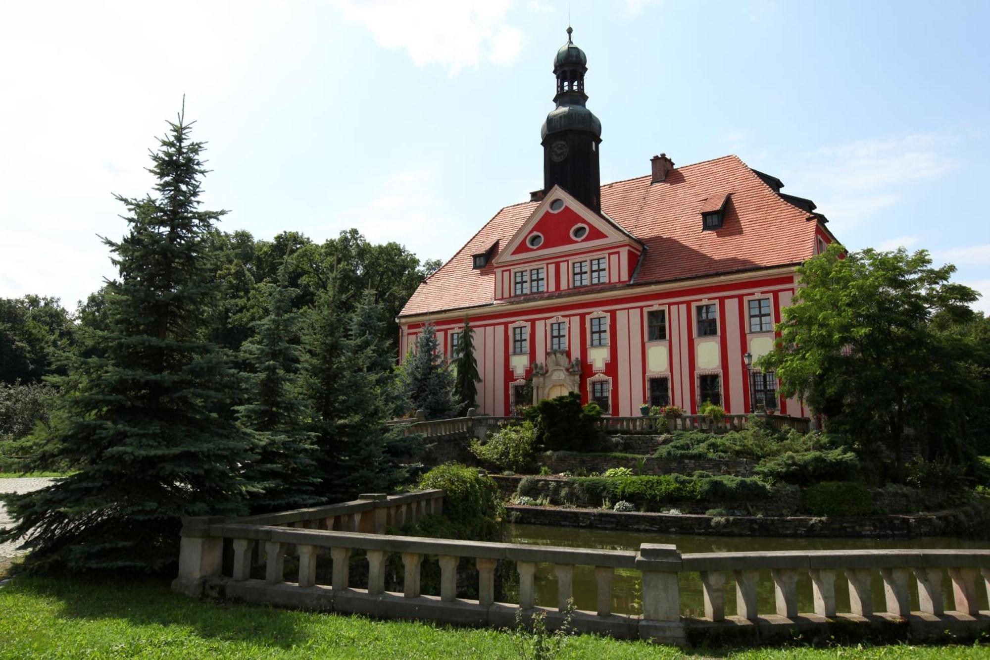 Boutique Palac Warmatowice Sienkiewiczowskie Legnica Exterior photo